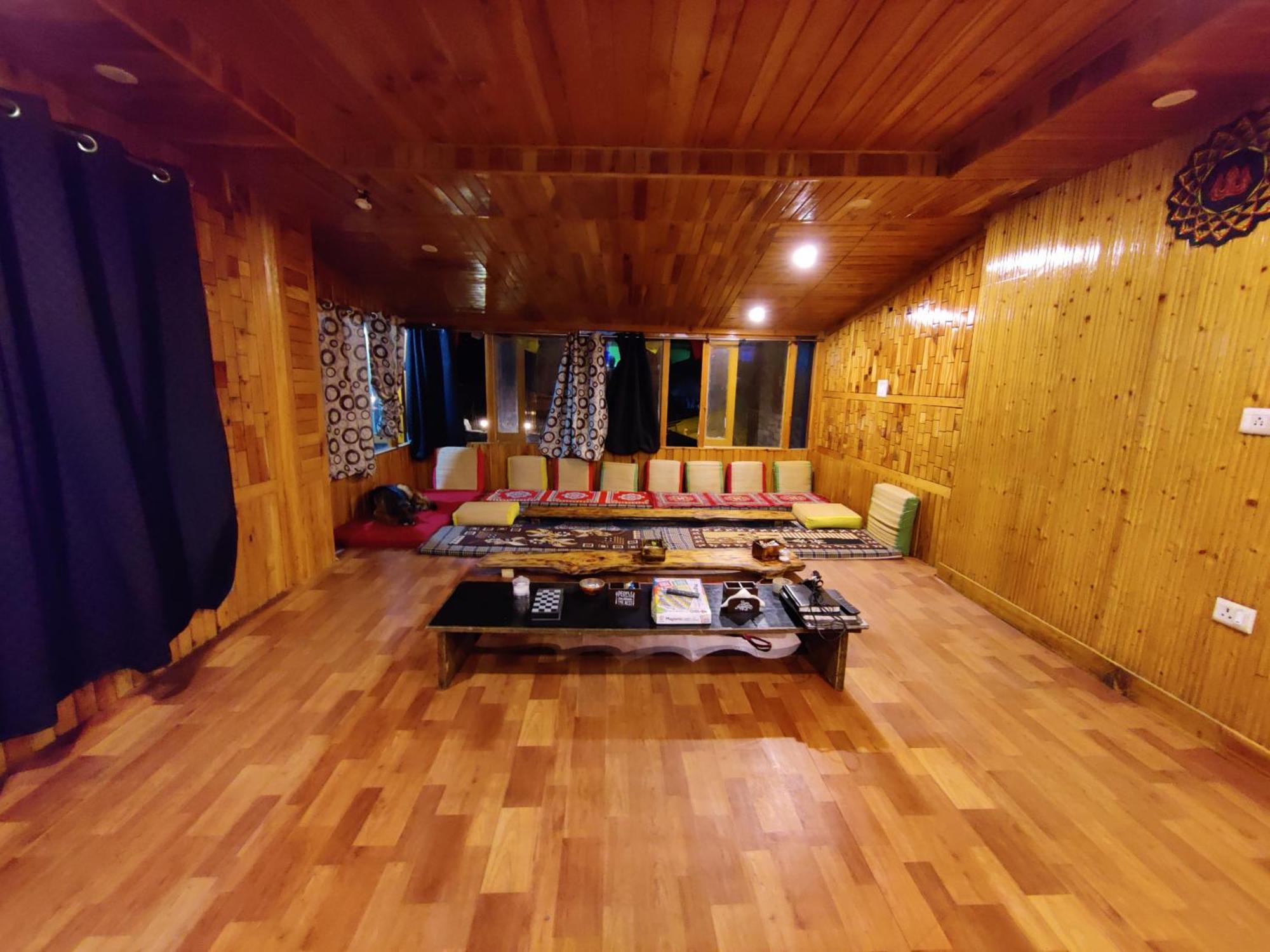 Flipsyde Retreat 호텔 카솔 외부 사진